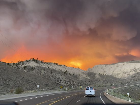 BC省内陆山火扩散 菲沙峡谷有社区被要求撤离