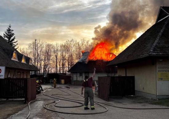 缅省山火逾800灾民撤离至安省 尼亚加拉市提供住宿