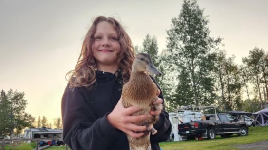 慰问邮件包裹爆满 温哥华留医女童母恳求：不要再寄了！