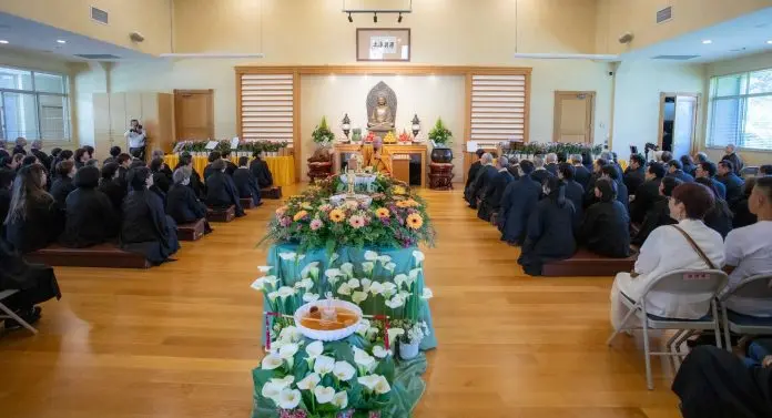 法鼓山温哥华道场恭迎佛诞举办浴佛法会