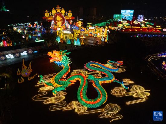 第30届中国自贡国际恐龙灯会亮灯