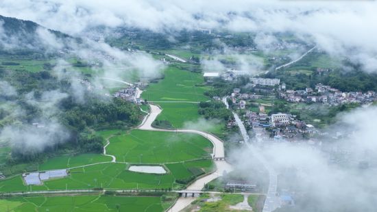 安徽旌德：雨后山村别样美