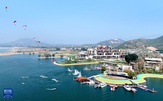 中外游客打卡石家庄 沉浸式感受城市风貌