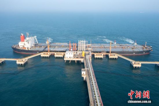 海南封关首日：第一批通关“零关税”石化原辅料抵洋浦