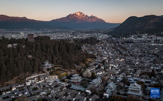 夏天不开空调开车真的能省油吗？