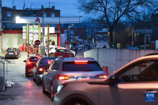 西班牙加油站燃油价格上涨