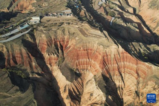 航拍甘肃东乡“羊肉卷”地貌