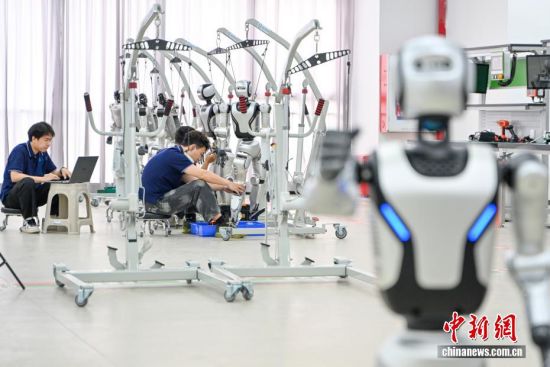 深圳首条人形机器人中试产线投运