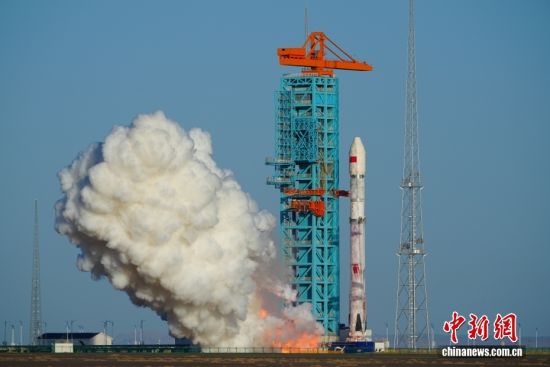 中国首次实现火箭陆地回收