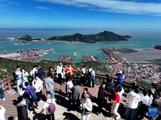 假日文旅消费热=1