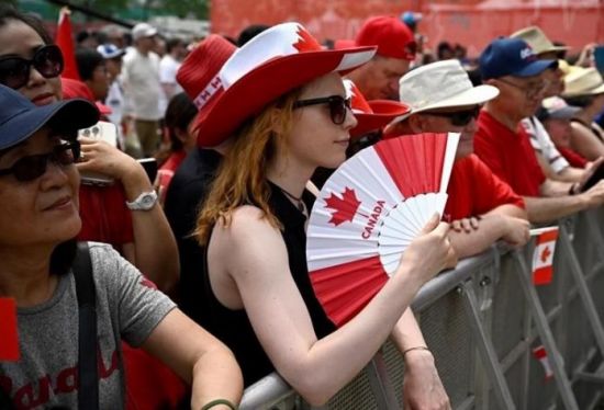 民调：加拿大人最自豪的五件事和最不满的三件事