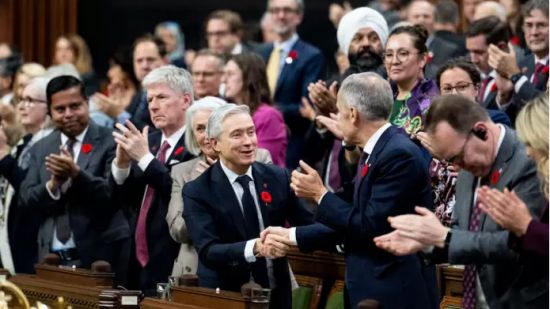 国会首轮信任投票 加拿大少数自由党政府闯关成功