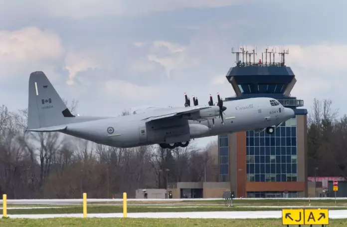 渥太华公布首批国防投资署项目 潜艇雷达飞机齐上阵