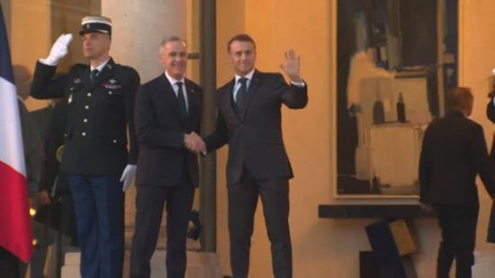 卡尼暗示将在乌克兰驻军，会见丹麦首相，强调格陵兰主权