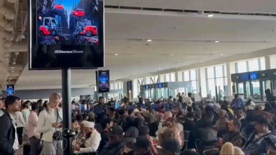 美伊战火引发全球航班中断 加拿大旅客亦受影响