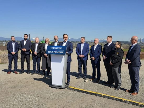 可能还有更多议员倒戈？博励治：选民应罢免转党议员