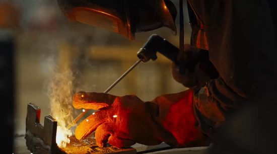 美国金属关税突变！加拿大企业出口成本暴涨，有的损失超90%