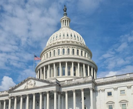 美国中期选举倒计时！特朗普若失去国会，加拿大关税战或重大转折