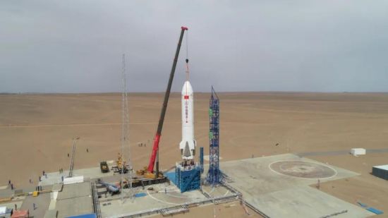 中国重复使用运载火箭首次10公里级垂直起降飞行试验圆满完成