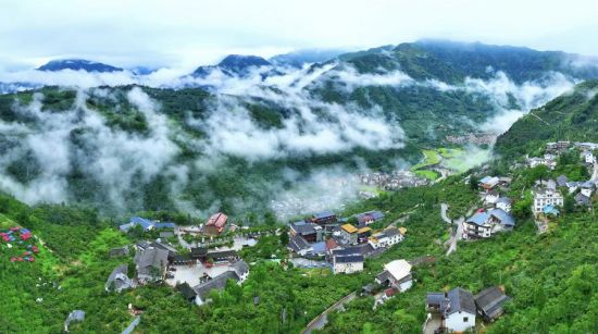 重建羌寨“好样子” 奏响振兴新“羌”调