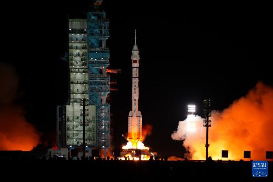 神舟21号载人飞船发射取得圆满成功 中国2025年载人航天发射任务圆满收官