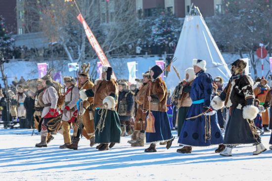 首次走进城市 第二十一届内蒙古自治区冰雪那达慕开幕