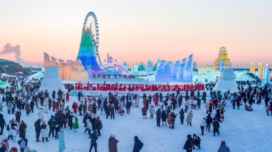 “火爆并非偶然”——哈尔滨冰雪旅游一线观察
