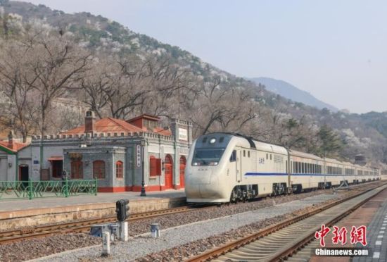 “五一”假期火车票今起开售 中国这些城市最热门