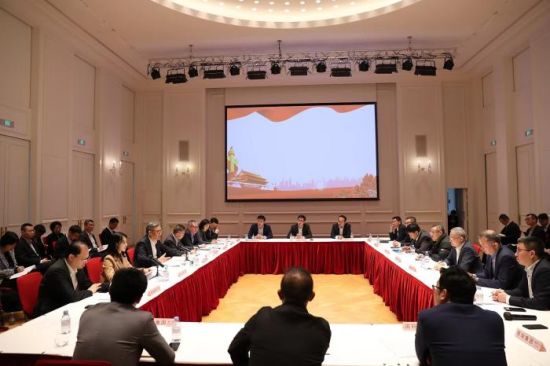 中国商务部长王文涛主持召开在欧中资电动汽车企业圆桌会