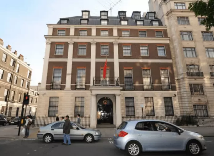 英军情五处称中国威胁国安 中方斥无中生有 批延审新使馆申请毫无道理