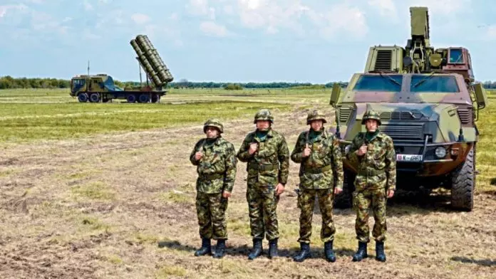 中国扩大武器出口 严格遵守三原则