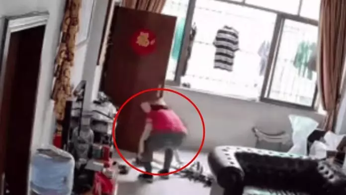 基孔肯雅热︱江门社区人员强制入屋灭蚊 禁养犬拆旧房