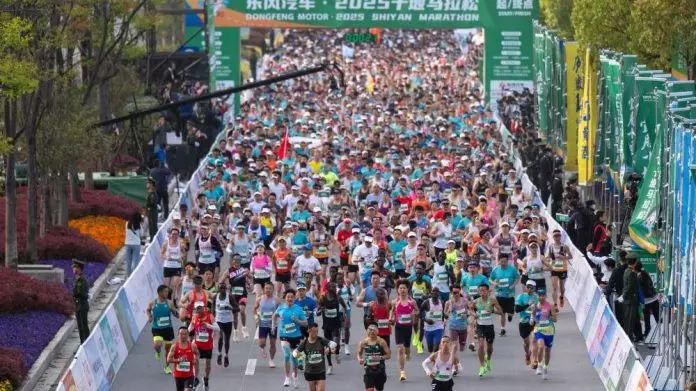 逾百场马拉松叫停 专家：官方要求规范赛事