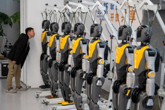 近15万亿元新增贷款投向哪里？—透视中国前10个月金融数据