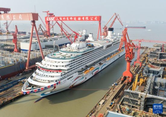 更大更绿色更智能！第二艘国产大型邮轮出坞