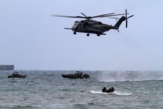 国际观察：菲美勾结在南海挑衅危害地区和平稳定