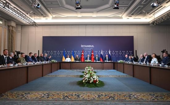 普京再释和谈意愿　特朗普称将部署两艘核潜艇