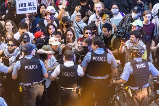 特朗普要向芝加哥派兵 市长拒绝配合