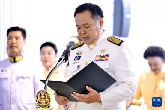 泰国国王批准阿努廷·参威拉军出任总理