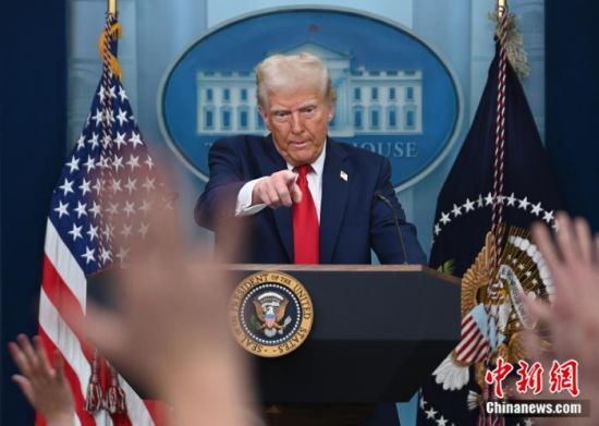 特朗普：所有空中交通管制员必须立即返岗