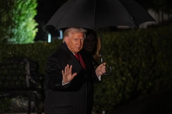 特朗普：将“很快”对委“贩毒集团”发动地面打击