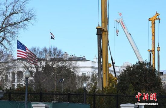 五座华盛顿建筑里的美国2025